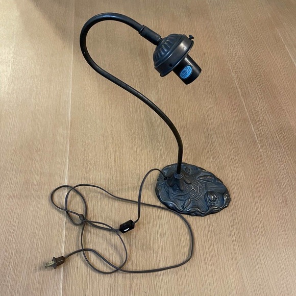 Vintage Gilbert Floral Tulip Lilly Pad Table Lamp USA Bronze Base RARE - Picture 10 of 14